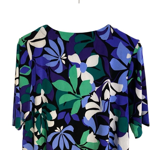 Chico’s Travelers coastline floral V-Neck stretch Top purple nightshade size L - Picture 10 of 16